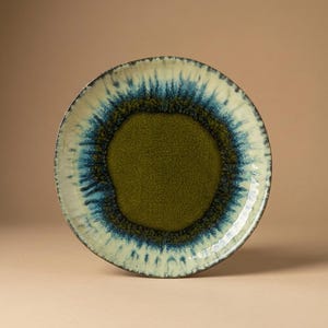 Kleiner Teller, Frühstücksteller Keramik Teller Dessertteller Vorspeiseteller "Azeitona" Grün verlaufend ø22cm Handgemacht in Portugal