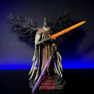 Pontiff Sulyvahn 11.8&#39;&#39; Figure | Dark Souls Collectibles | Video Game Statue | Gaming Decor | 12K Detailed SLA Print Figure | Gift for Gamer