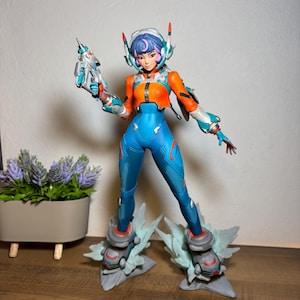 Juno 11.8&quot; Figure | Resin Statue | Female Fighter Collectible | Overwatch Collectible | Handmade Sculpture | Gift for Gamers | Home Decor