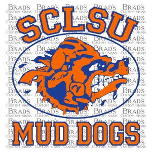 Puede incluir: Un logotipo azul y naranja con el texto "SCLSU MUDDOGS". El logotipo presenta un bulldog de dibujos animados con una expresión feroz.