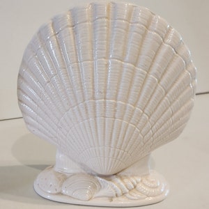 Larry Laslo for Mikasa Japan Pink Seashell Scallop Vase Vintage 1980&#39;s