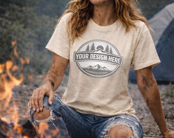 Comfort Colors 1717 blanco T-shirtmodel ivoor | Outdoor camping lifestyle T-shirt mock-up | Neutraal overhemd plat gelegd | Hoge resolutie JPG