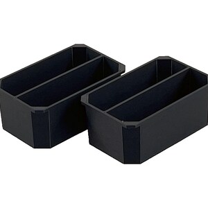 Op de afbeelding: Twee zwarte plastic opbergbakken met verdelers. De bakken zijn rechthoekig en hebben een licht afgeronde rand.