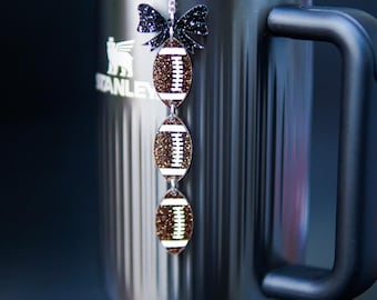 Dije de pajita Stanley con lazo de fútbol personalizado: colores del equipo personalizados