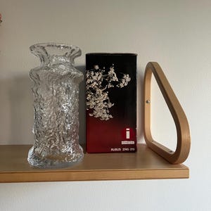 Iittala Rubus vase by Timo Sarpaneva with original packaging