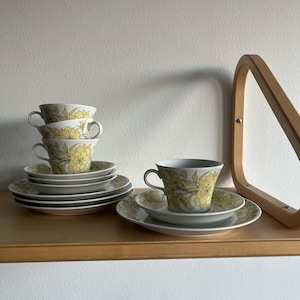 Set of 4 Arabia cups, saucers and cake plates Keltakukka (yellow flower) by Esteri Tomula