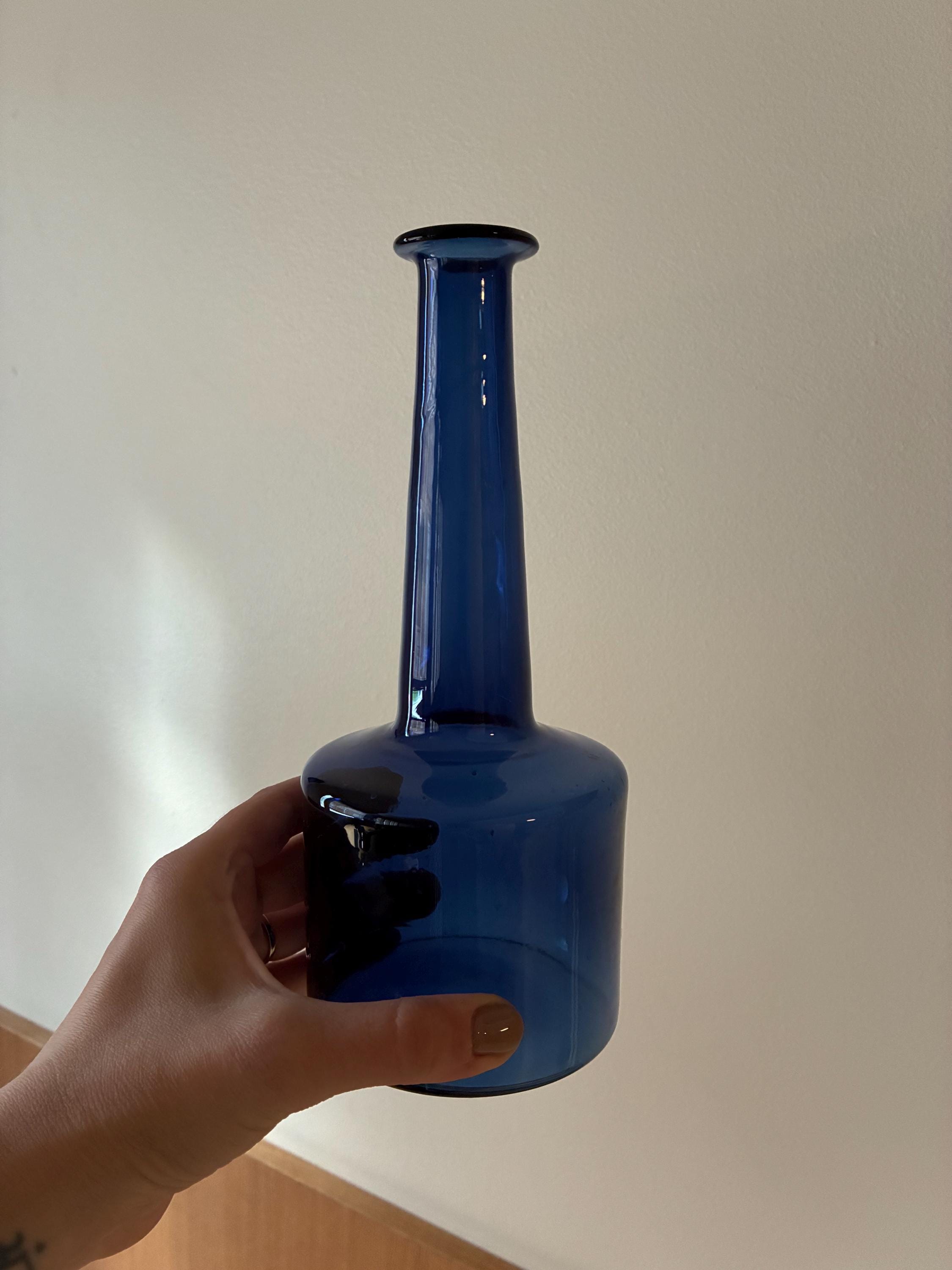 サイン入りイッタラ アート ガラス ボトル: ティモ サルパネヴァ