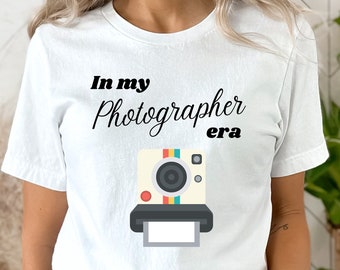 Photographer Era Organic Cotton T-Shirt: Vintage Polaroid Camera