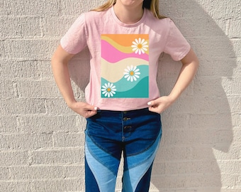 Super Fun 70s Daisy Tee