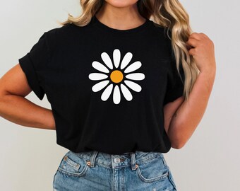 Minimalist Daisy Tee
