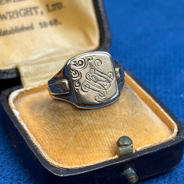 Vintage 9ct gold signet ring