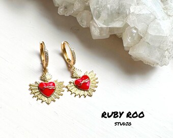 Boucles D'oreilles Pendantes Cœur En Plaqué Or émaillé Rouge Avec Zircon - Neuf Avec étiquettes