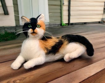 Custom Needle Felted Cat Sculpture: Personalized Pet Memorial