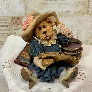 Rare Boyds Bears &quot;Prissy La Vogue Slave To Fashion&quot; Figurine Issued 1999 | Style 228322GCC| Vintage Gift | Bear Holding Beauty Pretty Book