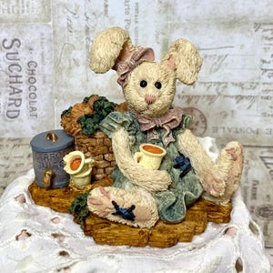 Rare Boyds Bears "Amelia's Enterprise Carrot Juice" Vintage Figurine 1994 | Style 2258| Easter Spring Decor Cute Bunny Rabbit with Carrots