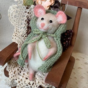 Needle Felted Mouse – Whimsical Wool Art Dolls in Colorful Outfits – Handmade Collectible Figurines, Gift for Mouse Lovers– Cute Creatures