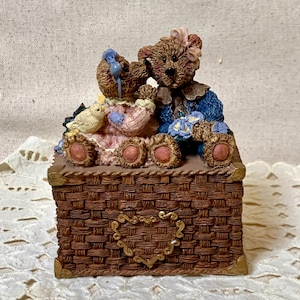 Rare Boyds Bears Figurine – Collectible Bearstone Bailey Le Bearmoge Porcelain Treasure Boxes Bailey & Becky The Secret