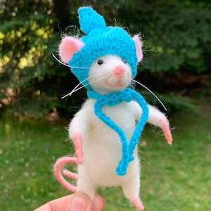 Needle Felted Mouse – Whimsical Wool Art Dolls in Colorful Outfits – Handmade Collectible Figurines, Gift for Mouse Lovers– Cute Creatures