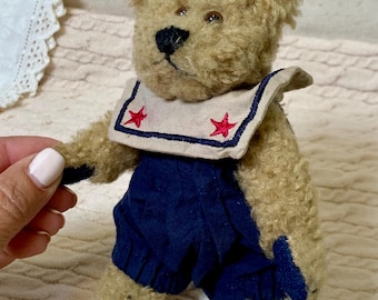 Vintage Boyds Bears Plush Teddy Bear: Rustic Country Decor Figurine
