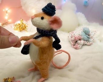 Needle Felted Wool Mouse Figurine – Whimsical Cottagecore Ornament -Handmade Miniature Mouse Decor, Woodland Animal Gift,