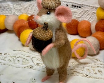 Felted Wool Mouse – Pip the Autumn Mouse With Acorn – Handmade