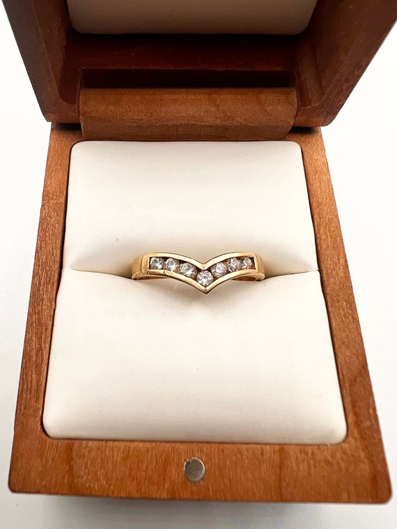 Chevron gold CZ ring 9k, v shaped ring, stackable 