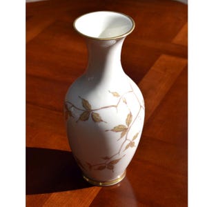 Hutschenreuther Hohenberg Porcelain Vase  8.5&quot; Tall, 4&quot; Diameter
