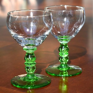 Set of 2 Roemer Wine Glasses with Green Foot