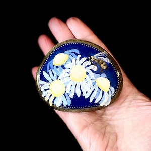 Bee and Flowers Stone