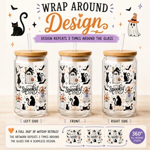 Pu&ograve; includere: Tre bicchieri in vetro trasparente con coperchi in bamb&ugrave; e cannucce in vetro, caratterizzati da un motivo ripetuto di Halloween con fantasmi, gatti neri e la parola Spooky. Il design avvolge il vetro, mostrando dettagli come pipistrelli.