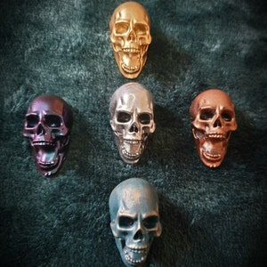 Skull Pin