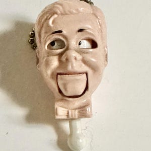 Portachiavi vintage anni &#39;50 Paul Winchell Jerry Mahoney ventriloquo con pupazzo
