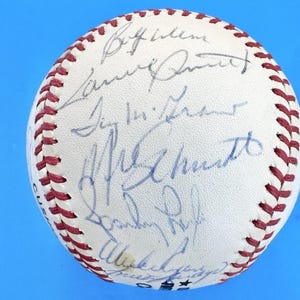 1981 Philadelphia Phillies Team Signed Baseball Pete Rose Mike Schmidt McGraw
