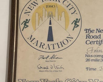 希少な1980年ニューヨークシティマラソン完走メダル証明書と写真