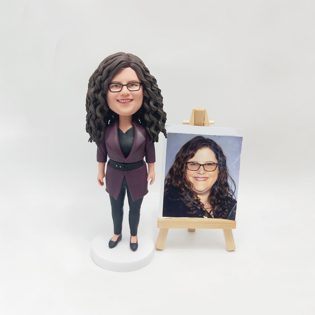 Buy Custom Bobbleheads Gifts for Supervisors Employee Online in India