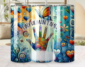 Tiny Human Tamer Tumbler Wrap PNG, Custom Leraar Tumbler Wraps, Cadeau dagopvangmedewerker, 20oz Tumbler Sublimatieontwerp, Moeder Digitale PNG