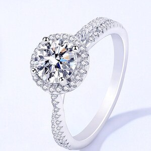 1 Carat Moissanite Round Shape Ring