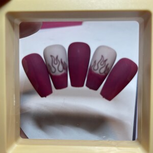 Dark red matte with flames med coffin Press on nails | Glue on nails | med Coffin shape nails | gifts | coffin glue on nails