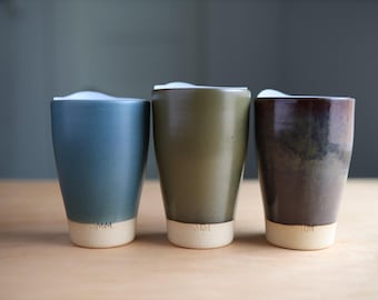 18oz Hand Thrown Stoneware Tumbler, Large Ceramic Coffee Mug with Silicone Lid