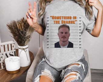 Zach Bryan Mugshot Iets in het oranje T-shirt Unisex Ultra Cotton Tee