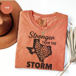 Comfort Colors Texas Strong 洪水災害救援シャツ、Pray For Texas シャツ、Texas Strong シャツ、Guadalupe River Rescuer Support シャツ