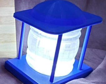 Op Doctor Who op Tardis geïnspireerde lantaarn