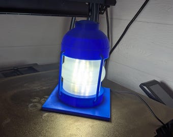 Moderne Doctor Who Tardis-inspirerende lamp met bovenlicht