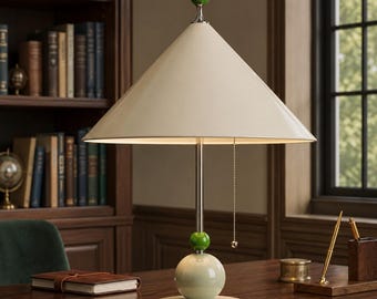 Lámpara de mesa moderna color beige con bola decorativa verde, lámpara de escritorio color crema de mediados de siglo, lámpara de mesita de noche con pantalla cónica, luz con interruptor de cadena.