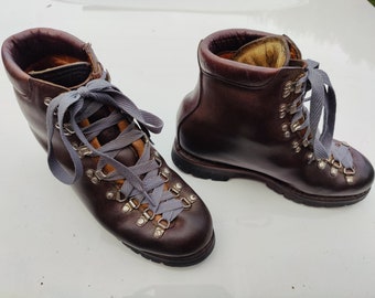 Italian Crafted PIVETTA for DMC Brown Leather Unisex Hiking  display picture 1