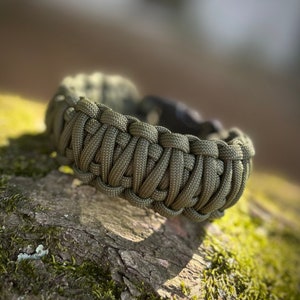 Wide Stitched Fishtail Paracord Bracelet (Desert Camo / Brown