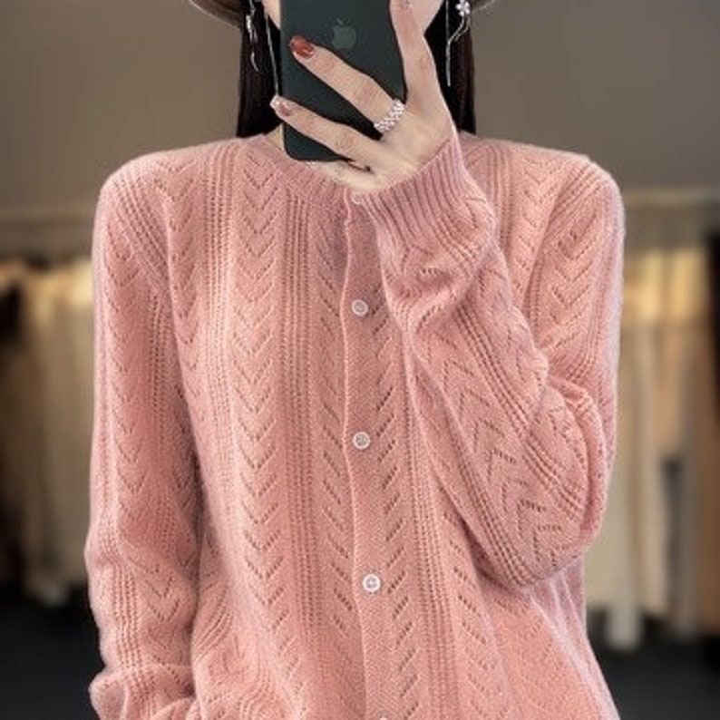 Koreanisch inspirierte Strickjacke aus Wolle Bild 8