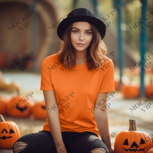 オレンジ ベラ キャンバス 3001 (3 パック) モックアップ - ハロウィン T シャツ モックアップ - 女性モデル 3001 T シャツ モックアップ - ハロウィン T シャツ モックアップ