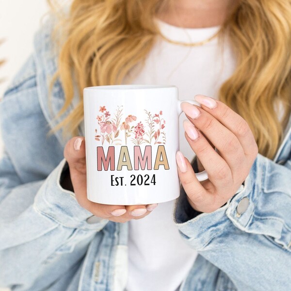 personalisierte Mama Tasse bedruckt mit Wildblumen neue Mama Est 2024 Schwangerschaft Geschenk erster Muttertag Blumen Geschenk Babyparty