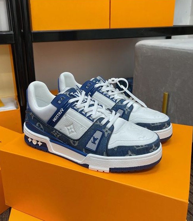 Louis Vuitton Sneaker -  Finland